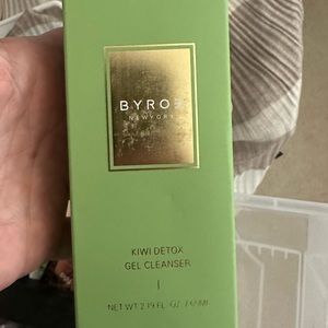 BYROE Kiwi Detox Gel Cleanser, 2.19 fl oz (full size) NIB
